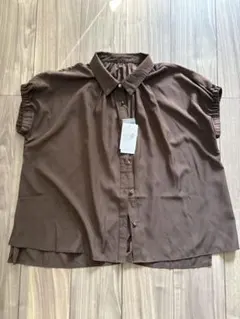 【新品】最終価格＊ジャイロ　ブラウン　シャツブラウス　金ボタンのサムネイル