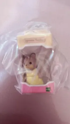 シルバニアファミリーガチャ フィギュアコレクション5 くるみリス サフラン