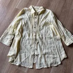 薄い黄色の長袖シャツ　Lサイズ
