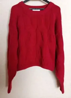 美品 ケーブル編みバルーン袖ニットセーター ゆったり クロップド丈 赤 長袖 L