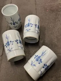 青い花柄 陶器コップ 4個セット