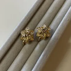 イヤリング　ニナリッチ　NINA RICCI ゴールド×シルバーロゴ　フラワー