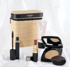 新品 シャネル レ ベージュ パニエ デ エサンシエル