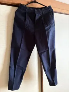 ネイビー プリーツ入り カジュアルパンツ　チノパン　ユニクロ