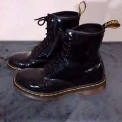 Dr. Martens 8ホール パテントレザー ブーツ ブラック