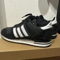 adidas スニーカー ブラック ホワイト