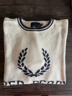 FRED PERRY ロゴニットセーター ホワイト Mのサムネイル