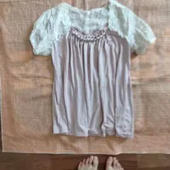 新品　未使用　アクセスファーム薄いピンクのレース半袖トップス