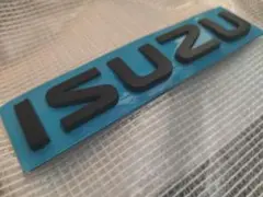 ISUZU エンブレム クローム/ブルー 中古、配線付き ISUZU エンブレム クローム/ブルー 中古、配線付き