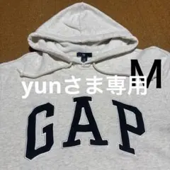 GAPロゴホワイトパーカー　Ｍ　刺繍　プルオーバー
