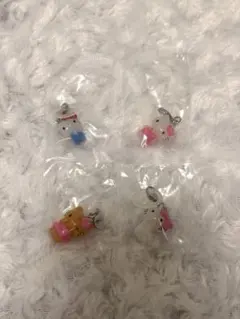 ハローキティ　めじるしアクセサリー　4種