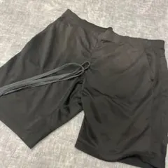 ユニクロ　ショートパンツ　ブラック