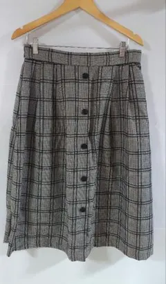 大きいサイズ　チェック柄タイトスカート ボタン付き　3L