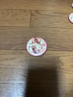 キャラクター缶バッジ ピンク