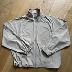UNIQLO ウルトラストレッチアクティブブルゾン　Lベージュ
