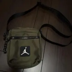 NIKE JORDAN ショルダーバッグ オリーブ
