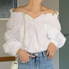 オフショルダー 白 ホワイト ブラウス シャツ　トップス 長袖 M 可愛い 夏