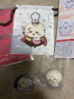 ちいかわ　ラッコ　ココスコラボ巾着　ベビーフィギュア　くら寿司コラボマグネット