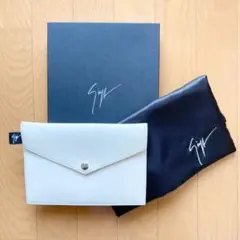 ジュゼッペ・ザノッティ　レザー　クラッチバッグ【美品・箱付き】