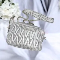 miumiu マテラッセ ショルダーバッグ シルバー