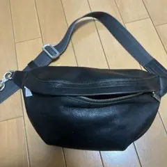 レザー ボディバッグ 黒　アニアリ　aniary