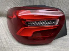 ベンツ W205 Cクラス 後期 左側 テールライト A2059064703 ベンツ W205 Cクラス 後期 左側 テールライト A2059064703 - メルカリ