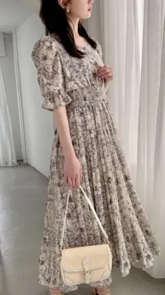 GRL グレイル　花柄シャーリングプリーツワンピース【ey001】