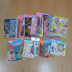 東京ディズニーリゾート ディズニーストア クリアファイル 40点　ばら売り不可