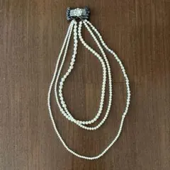 joujou ジュジュ リボン付き 3連 フェイクパールロングネックレス