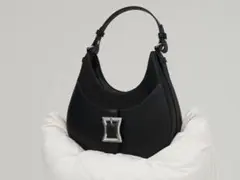 charles and keith　ショルダーバッグのサムネイル