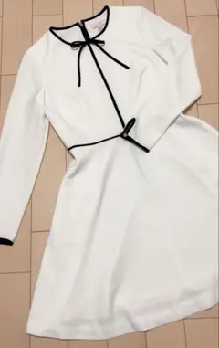 ホワイトリボン付きAラインワンピース　TED BAKER