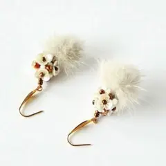 ふわふわふわなミンクとお花のピアス／イヤリング（ハンドメイド）