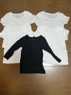 UNIQLOアンダーシャツセット（白120cm4枚・黒110cm1枚）