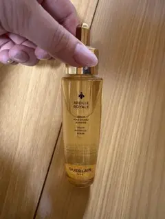 GUERLAIN アベイユロイヤルウォータリーオイルセラム30ml - メルカリ