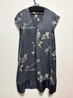 花柄 ノースリーブ チュニック グレーのサムネイル