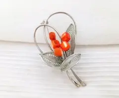 オレンジビーズ付き お花&花束ブローチ シルバー