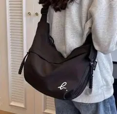 ♡大人気　ブラックショルダーバッグ