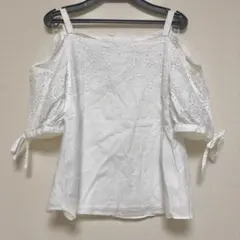刺繍入りオフショルダーブラウス ホワイト