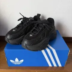 adidas オズガイア22.5 黒