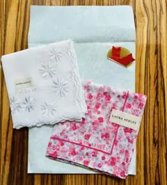 LAURA ASHLEY 刺繍入りハンカチ 2枚セット