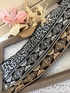 犬　首輪　インド刺繍リボンのサムネイル