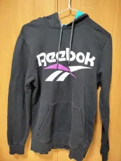Reebok　リーボック　パーカー　Мサイズ