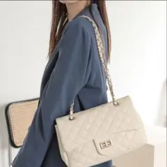 キルティング チェーンバック 白