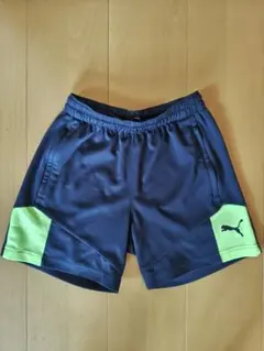 PUMA ネイビー ライム ショートパンツ