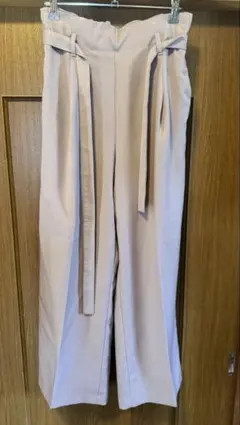 ベージュ リボン付き ワイドパンツ
