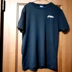 asics 黒 Tシャツ 背面デザインあり