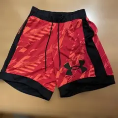 UNDER ARMOUR グラフィックハーフパンツ レッド　SMサイズ