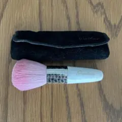 週末限定値下げ☆Guerlain メテオリットブラシ☆フェイスブラシ ピンクのサムネイル
