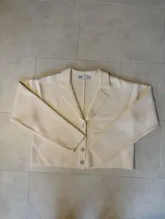ZARA クリーム色 ボタン付きカーディガン Sサイズ