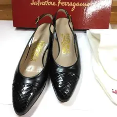 ①【美品】【箱　袋2枚付】サルヴァトーレフェラガモレデースパンプス　23.5cm